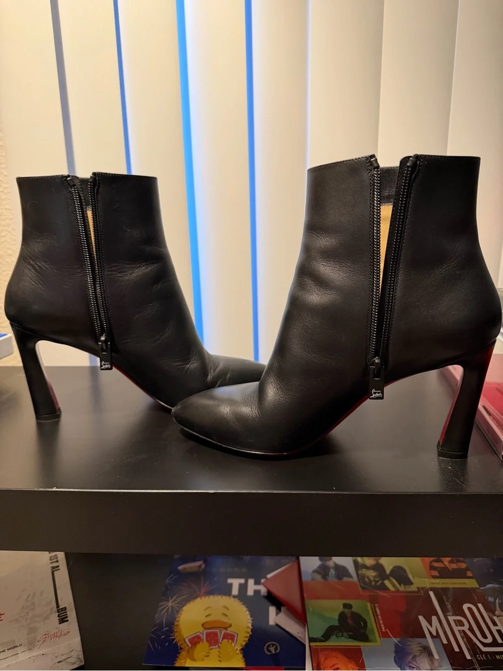 Christian Louboutin Black Pointed-Toe Leather Ankle Booties - Picture 5 of 8